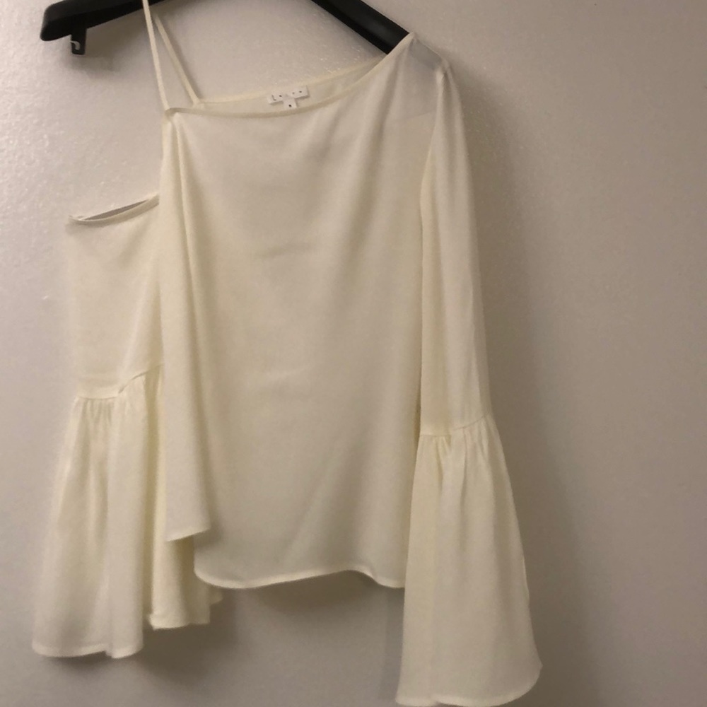 LEITH One-Shoulder Bell Sleeve Top - Picture 2 of 10